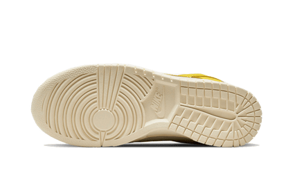 dunk-low-banana-raven-sneakers