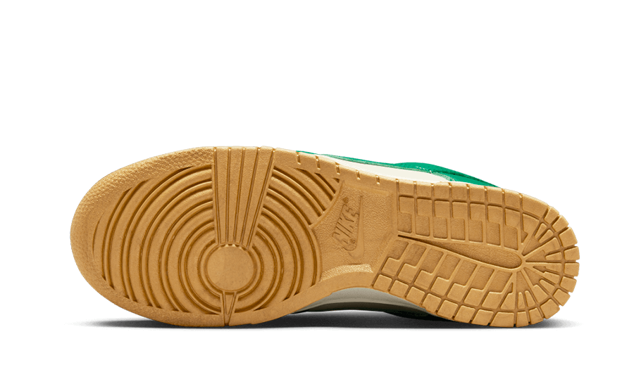 dunk-low-malachite-university-gold-raven-sneakers