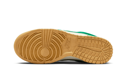 dunk-low-malachite-university-gold-raven-sneakers