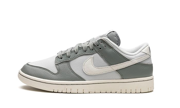 dunk-low-mica-green-raven-sneakers