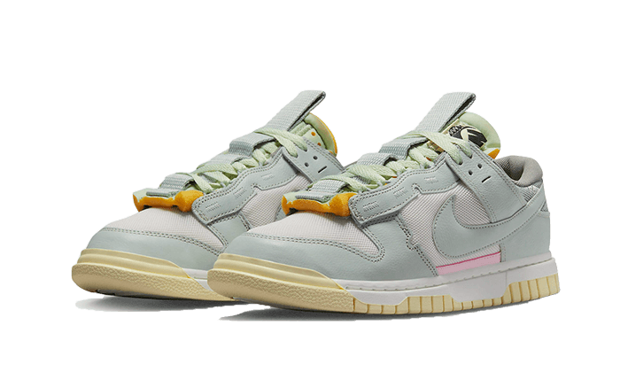 dunk-low-remastered-mint-foam-raven-sneakers