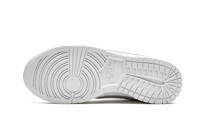 dunk-low-triple-white-2021-raven-sneakers