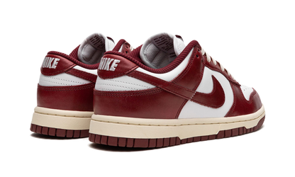 dunk-low-prm-team-red-raven-sneakers