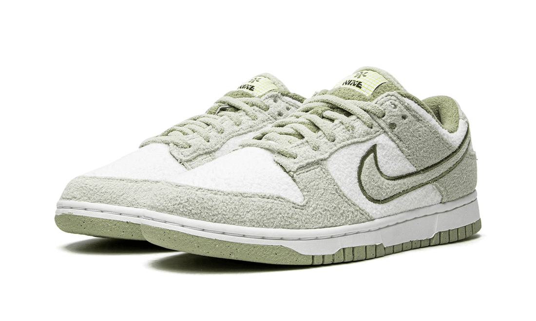 dunk-low-se-fleece-green-raven-sneakers