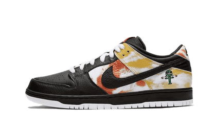 sb-dunk-low-raygun-tie-dye-home-raven-sneakers