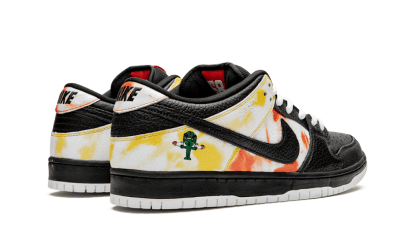 sb-dunk-low-raygun-tie-dye-home-raven-sneakers